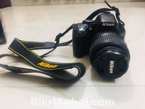 Nikon D5200 DSLR 24.1 MP With 18-55mm Lens